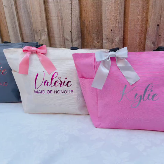 Bridesmaid Tote Bags, Personalized Bridesmaid Bags, Maid of Honor Tote, Bride To Be Gifts, Bachelorette Gift, Bridal Party Bridesmaid Gifts