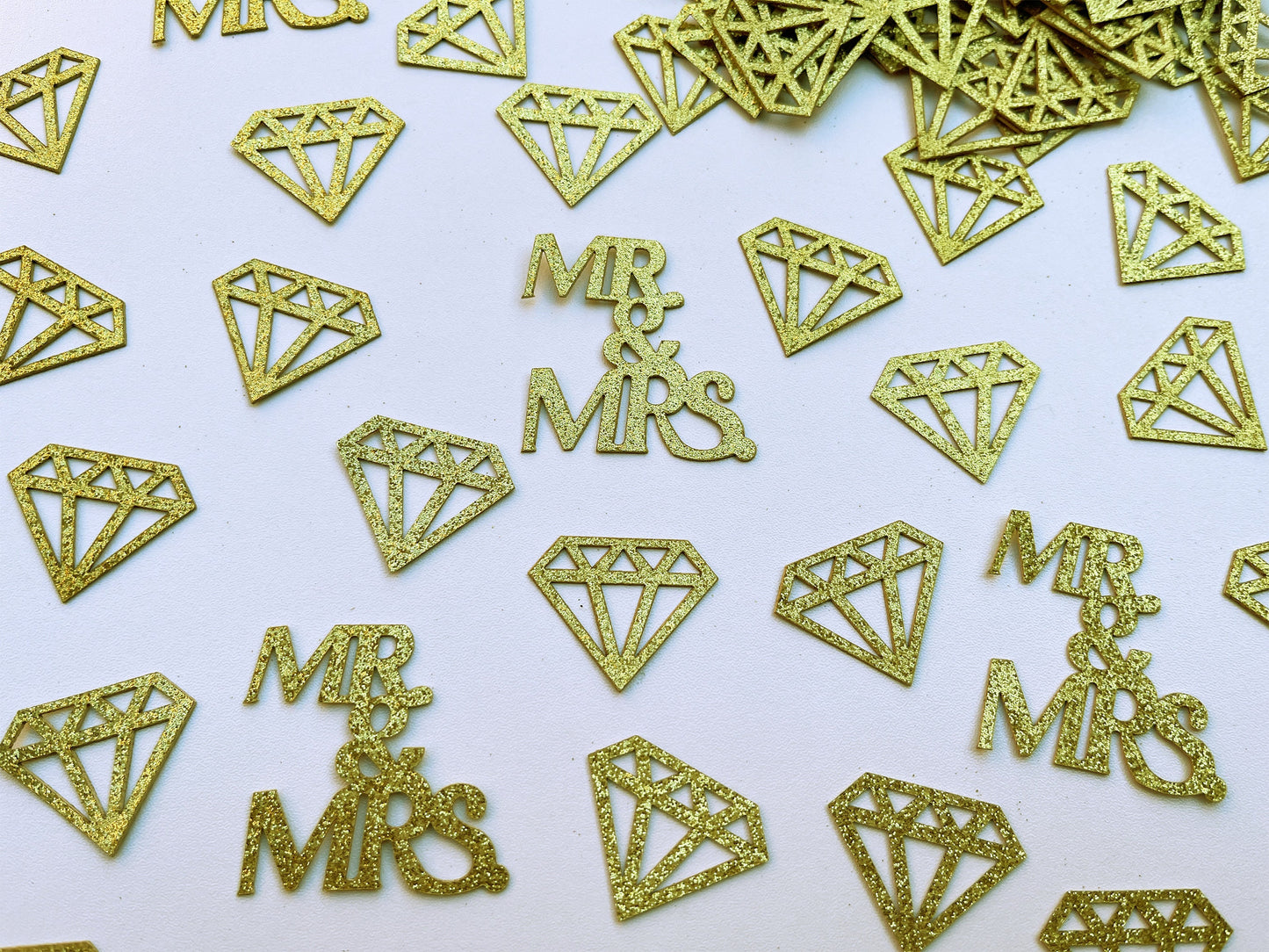 MR & MRS Diamond Shaped Confetti for Wedding, Engagement | Gold/Rose Gold, Bridal Shower, Hen Party, Bride to Be, Wedding Table Decoration