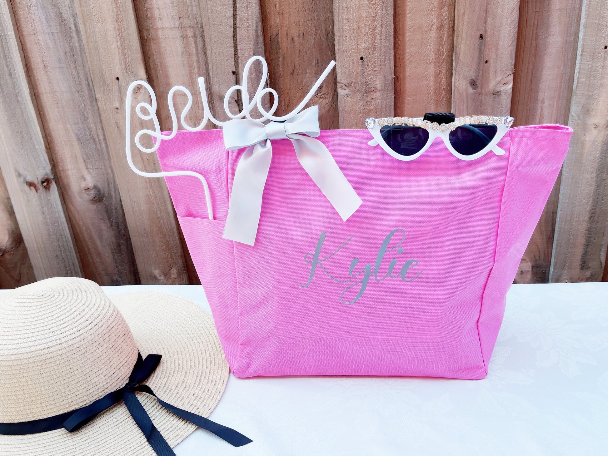 Bridesmaid Tote Bags, Personalized Bridesmaid Bags, Maid of Honor Tote, Bride To Be Gifts, Bachelorette Gift, Bridal Party Bridesmaid Gifts