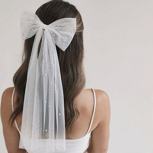 Tulle Pearl Bride Hair Bow Bride Veil Bow Wedding Hair Accessories for Bride Bridal Shower Gift, Bridesmaid Favors, Bridal Bow Veil Pearl