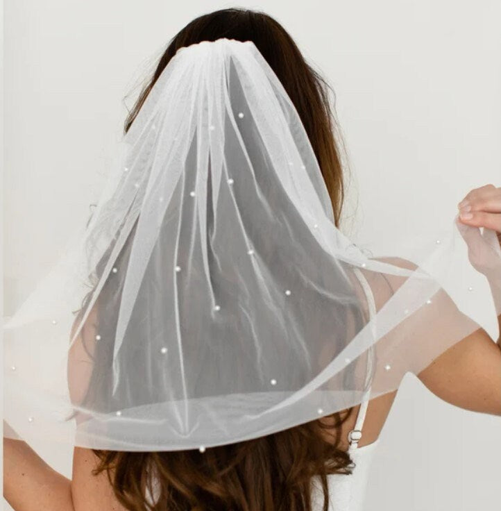 Hen Party Veil,Bridal Veil - Bachelorette Party Decorations, Bride To Be Gift, Bridal Shower, Bridal Shower Party Favor